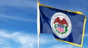 La incertidumbre de la Fed impulsa la caída del dólar y la volatilidad del oro